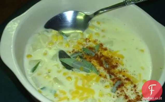 Zuppa di mais, patate e formaggio