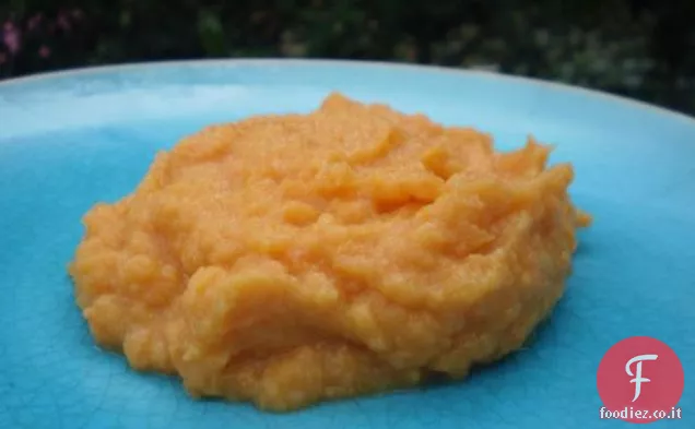 Finferli con crema in cima Crostini di formaggio di capra