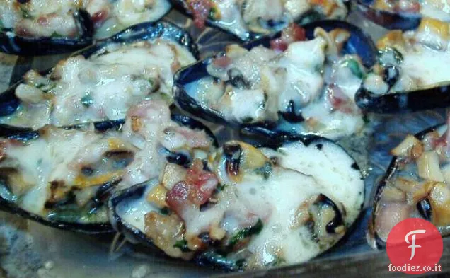 Cozze al forno con funghi e pancetta