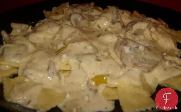 Ravioli con Salsa Alfredo Cremosa ai funghi selvatici