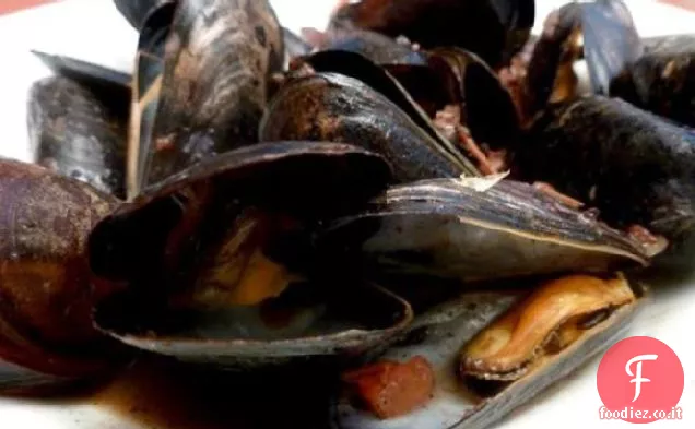 Cozze grigliate con Vino Rosso e Chorizo