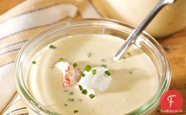 Zuppa fredda di mais e gamberi con Creme Fraiche ed erba cipollina