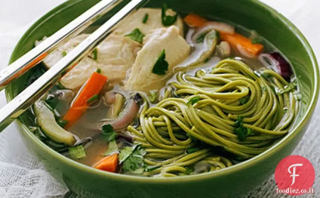 Zuppa di pollo al gelsomino con tè verde Soba