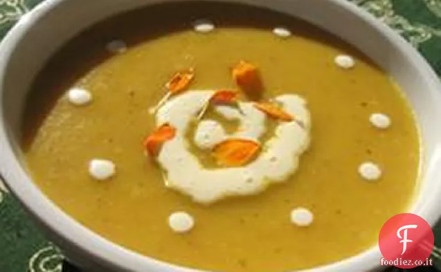 Zuppa di carote con patate e panna