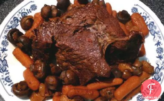 Brasato Fatto con birra per la pentola a pressione