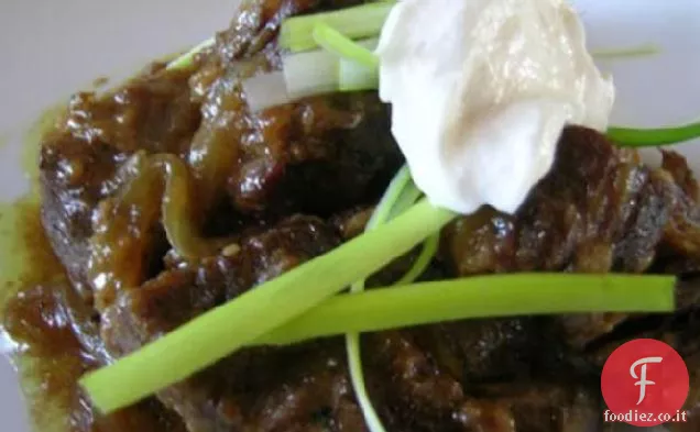 Costolette di manzo al curry con salsa di rafano