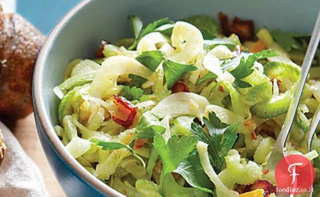 Insalata di sedano finocchio con limone e datteri conservati