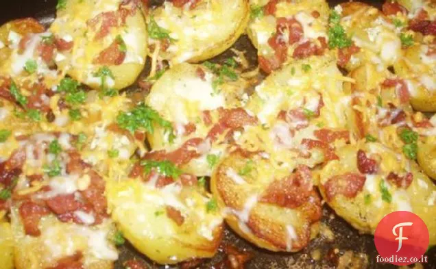 Patate arrosto con pancetta, formaggio e prezzemolo