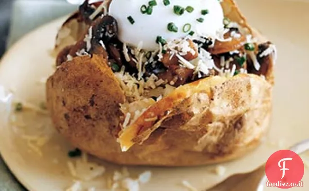 Patate al forno con funghi saltati e yogurt