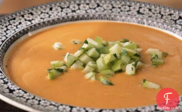 Lenticchie rosse Mulligatawny con salsa di mele e sedano