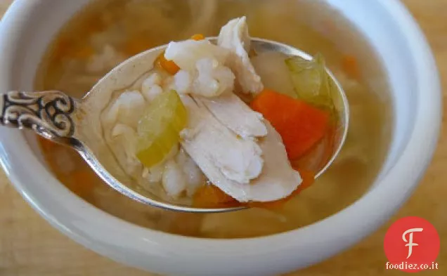 Zuppa di pollo classica con riso