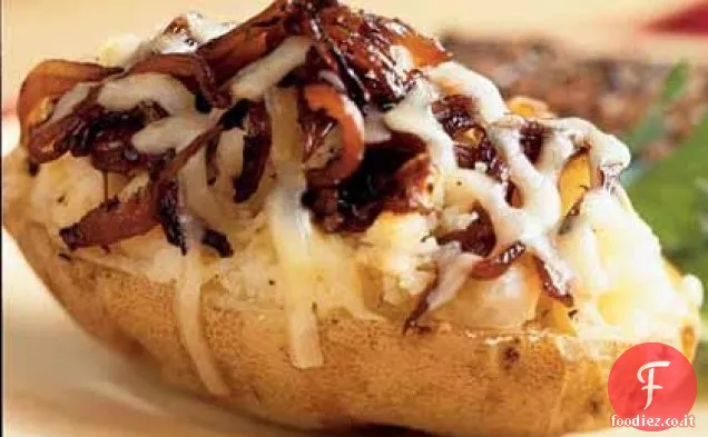 Patate al forno farcite con cipolla caramellata