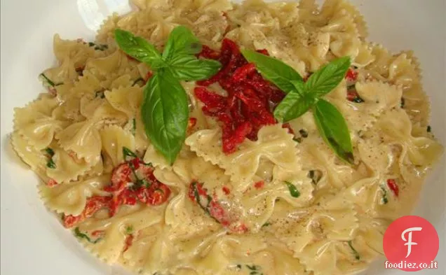 Insalata di papillon al pomodoro