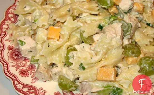 Insalata di pasta con pollo e uva