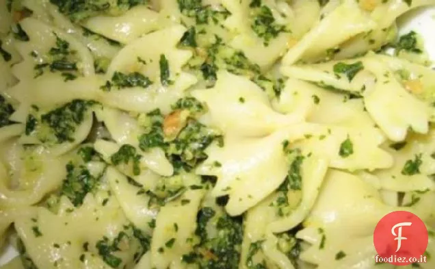 Pesto di Basilico Farfalle Con Pinoli tostati