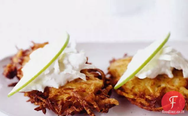 Sedano-Frittelle di patate con mela verde Panna acida
