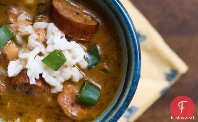 Gumbo di pollo e salsiccia