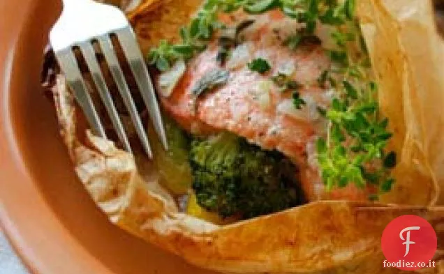Pacchetti di pesce al forno con broccoli e zucca