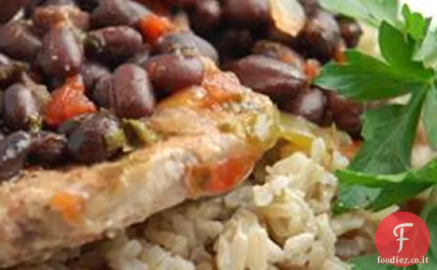 Fagioli neri e braciole di maiale