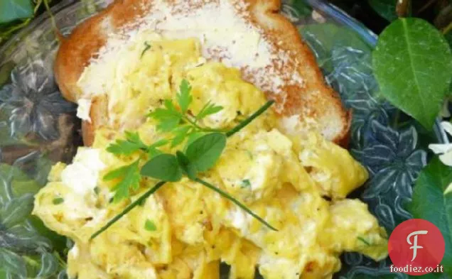 Crema di formaggio alle erbe Uova strapazzate