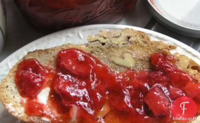 Aglio Pollo e uva con salsa speciale