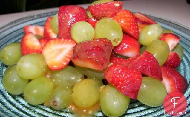 Insalata di fragole e uva