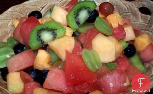 Insalata di frutta estiva di kiwi