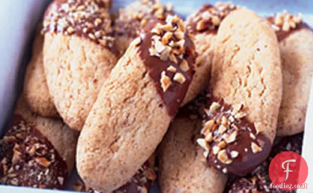 Bastoncini di pasta frolla alla nocciola