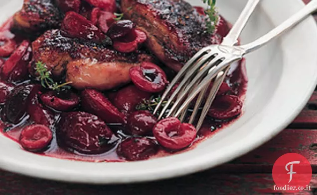 Petti d'anatra alla griglia con salsa di prugne ciliegia
