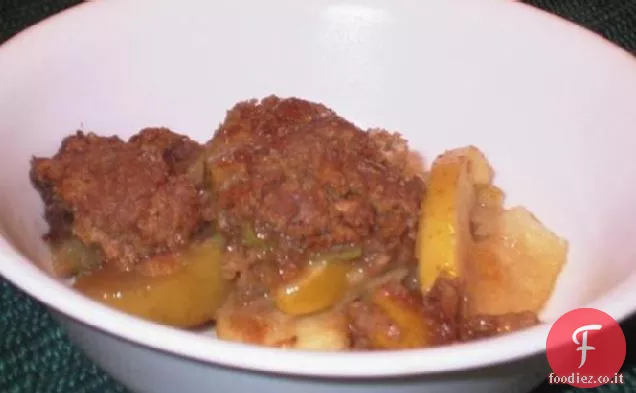 Croccante di mele con zucchero di canna e gelato alla vaniglia
