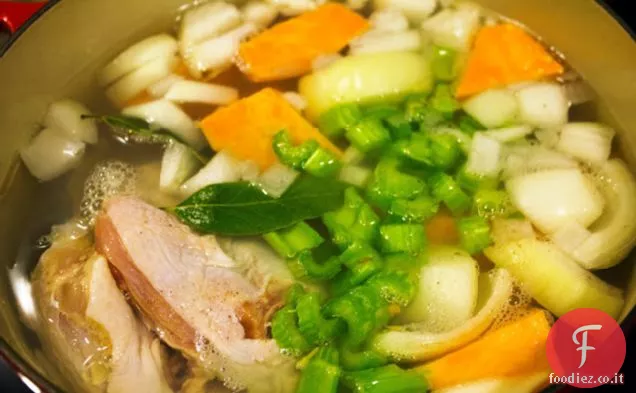 Brodo di pollo fatto in casa