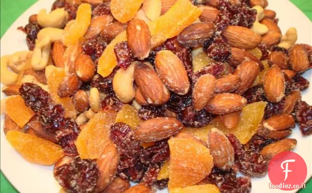 Mix di snack di frutta e noci