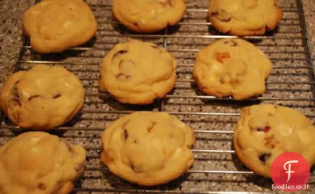 Biscotti al cioccolato con noci pecan Albicocche secche