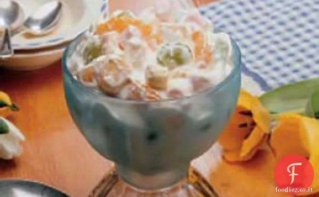 Insalata di dessert di frutta gelida