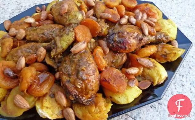 Tagine De Poulet Aux Abricots Et Aux Amandes-Albicocche di pollo Al