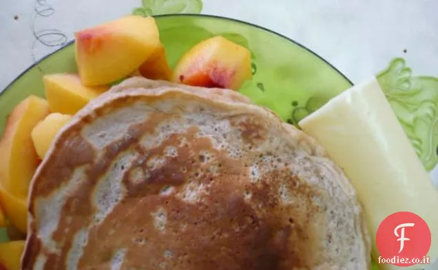 Frittelle di pane alla banana con sciroppo d'acero alla cannella