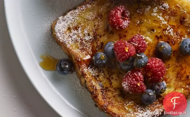 Classico Toast francese con frutti di bosco