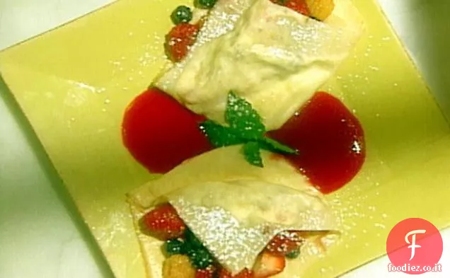 Crepes di frutti di bosco e crema