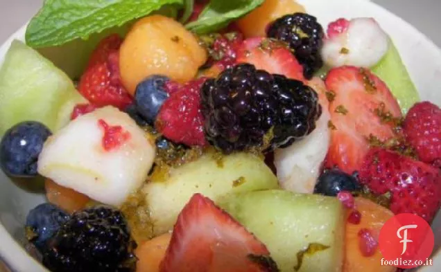 Insalata di melone, bacche e pere con sciroppo di Cayenna-Limone-menta