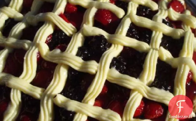 Torta di torta alla crema di Triple Berry