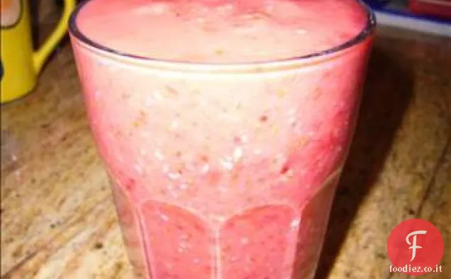 Frullato di lamponi, fragole e cocco