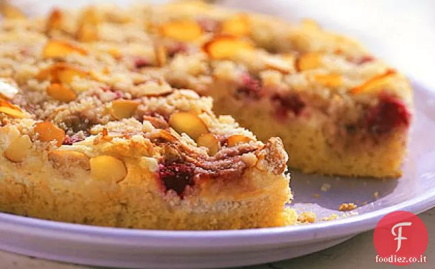 Torta di briciole di lamponi e mandorle