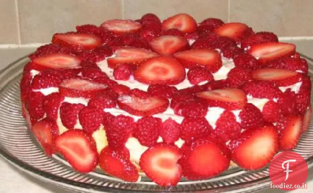 Cheesecake alla crema irlandese con frutti di bosco misti