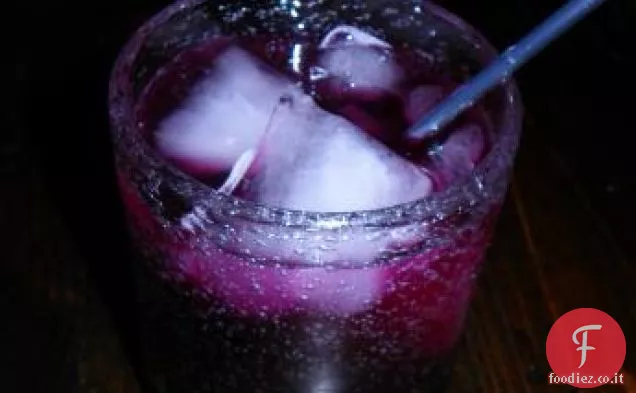 Frutta fresca in guscio di tortilla al forno