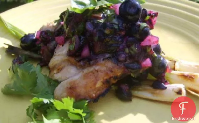 Pollo alla griglia con salsa di mirtilli e basilico