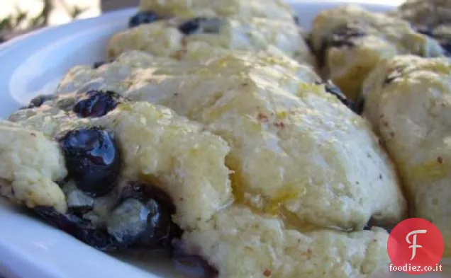 Focaccine ai mirtilli con glassa al limone