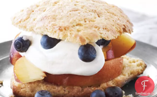 Pesche con Shortcakes di farina di mais