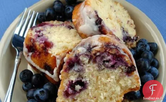 Torta al caffè al mirtillo con glassa alla vaniglia