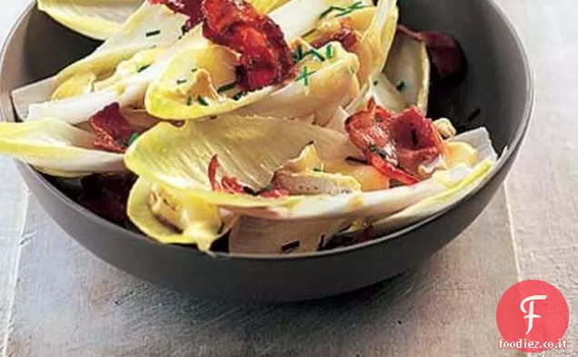 Insalata calda di Brie, cicoria e pancetta