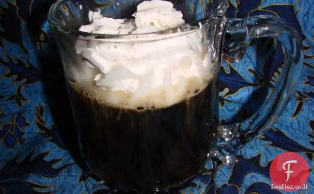 Luce tazza di caffè torta al cioccolato